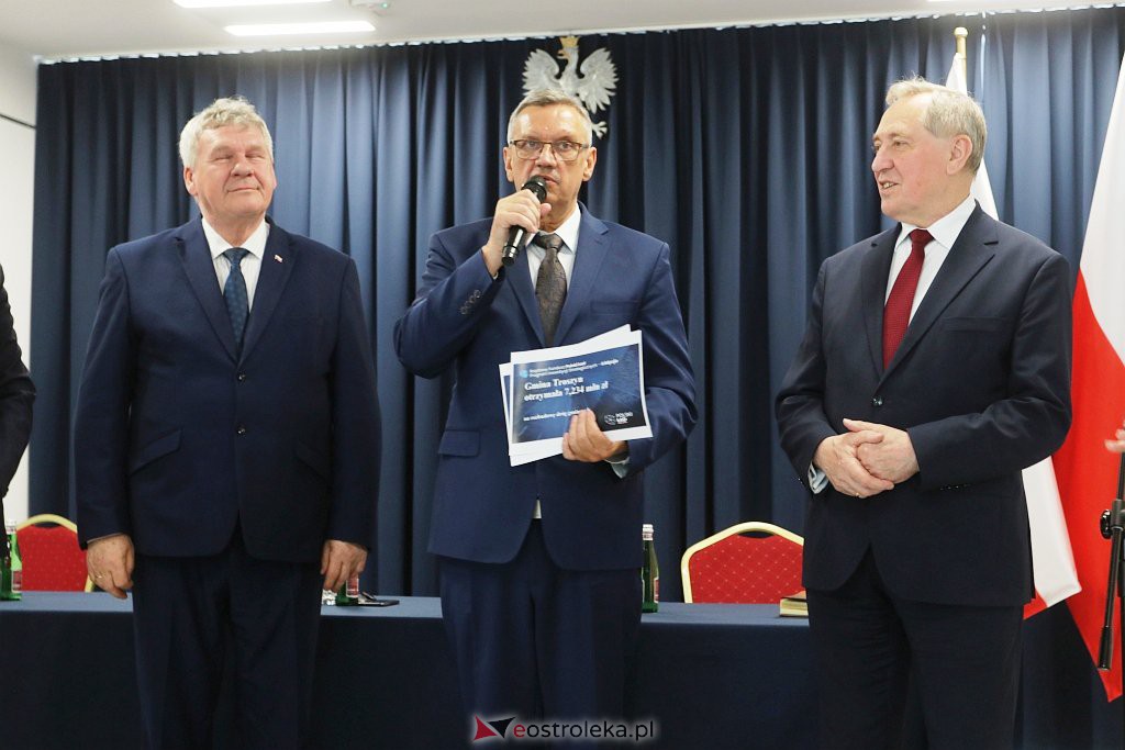 Wręczenie rządowych promes na inwestycje [31.05.2022] - zdjęcie #18 - eOstroleka.pl