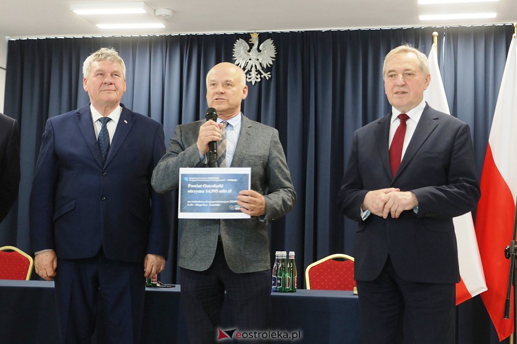 Wręczenie rządowych promes na inwestycje [31.05.2022] - zdjęcie #10 - eOstroleka.pl