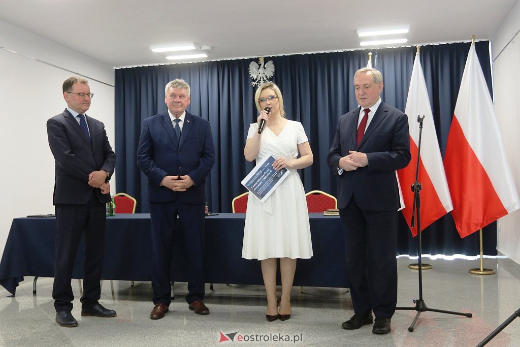 Wręczenie rządowych promes na inwestycje [31.05.2022] - zdjęcie #7 - eOstroleka.pl
