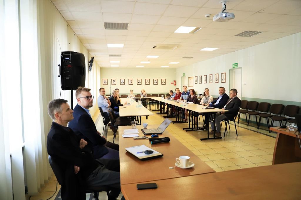 Spotkanie w Urzędzie Miasta Ostrołęki w sprawie rozwoju ponadlokalnego [ZDJĘCIA] - zdjęcie #3 - eOstroleka.pl