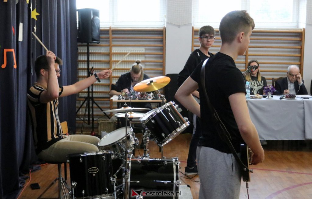 II LO w Ostrołęce ma talent [01.06.2022] - zdjęcie #17 - eOstroleka.pl