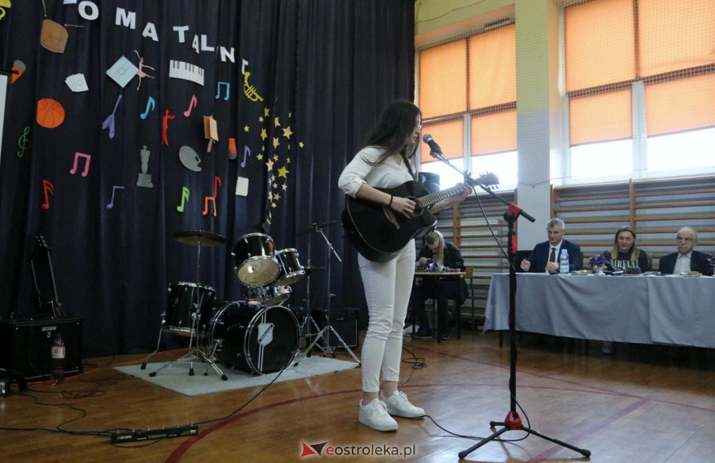 II LO w Ostrołęce ma talent [01.06.2022] - zdjęcie #10 - eOstroleka.pl