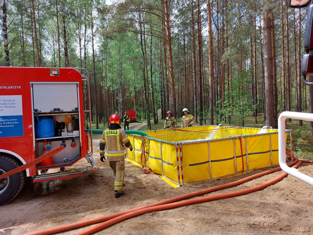 Przy tej akcji w Serafinie uczestniczyło około 70 strażaków z kilku jednostek  [01.06.2022] - zdjęcie #2 - eOstroleka.pl