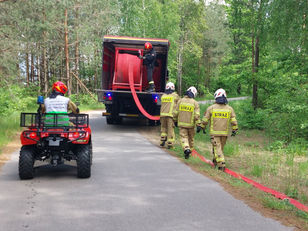 Przy tej akcji w Serafinie uczestniczyło około 70 strażaków z kilku jednostek  [01.06.2022] - zdjęcie #8 - eOstroleka.pl