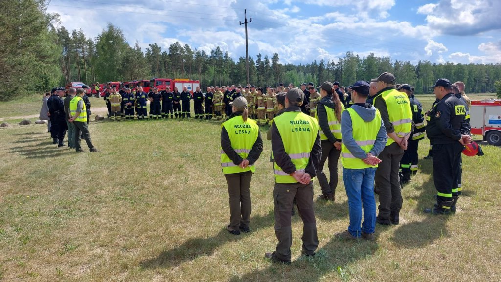 Przy tej akcji w Serafinie uczestniczyło około 70 strażaków z kilku jednostek  [01.06.2022] - zdjęcie #11 - eOstroleka.pl