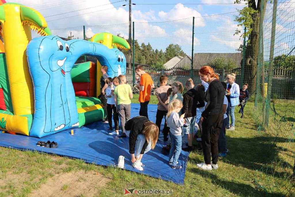 Festyn “Seniorzy dzieciom” w Durlasach [01.06.2022] - zdjęcie #20 - eOstroleka.pl