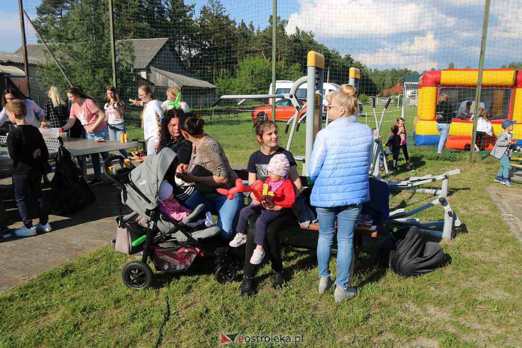 Festyn “Seniorzy dzieciom” w Durlasach [01.06.2022] - zdjęcie #36 - eOstroleka.pl