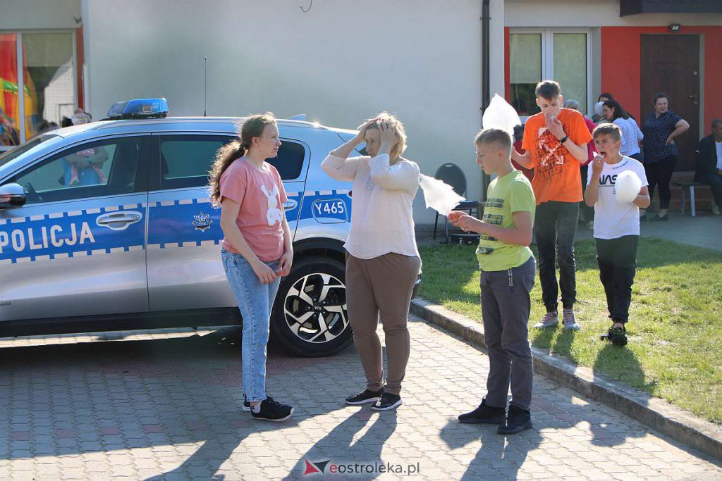 Festyn “Seniorzy dzieciom” w Durlasach [01.06.2022] - zdjęcie #9 - eOstroleka.pl