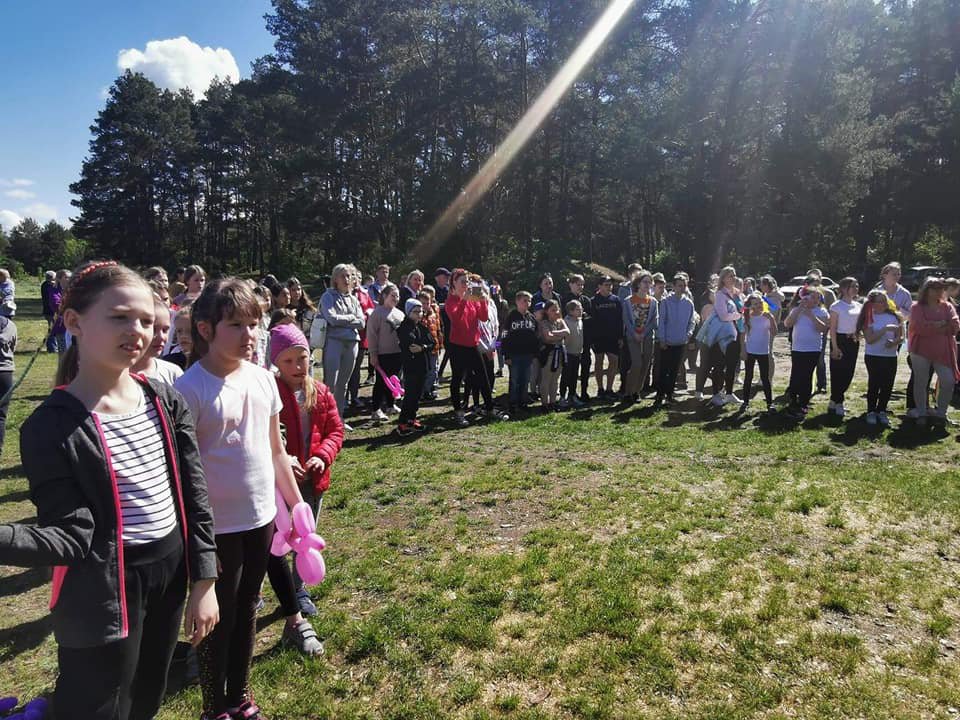 W Kamiance świętowano Dzień Dziecka. Tak bawili się uczniowie rzekuńskiej podstawówki [01.06.2022] - zdjęcie #1 - eOstroleka.pl