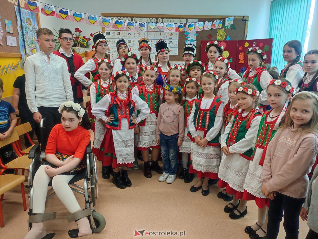 Wizyta Amelki z Ukrainy na Kurpiach [02.06.2022] - zdjęcie #35 - eOstroleka.pl
