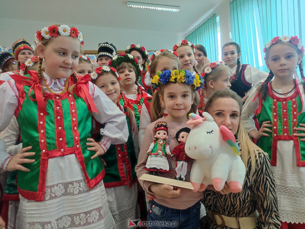 Wizyta Amelki z Ukrainy na Kurpiach [02.06.2022] - zdjęcie #47 - eOstroleka.pl