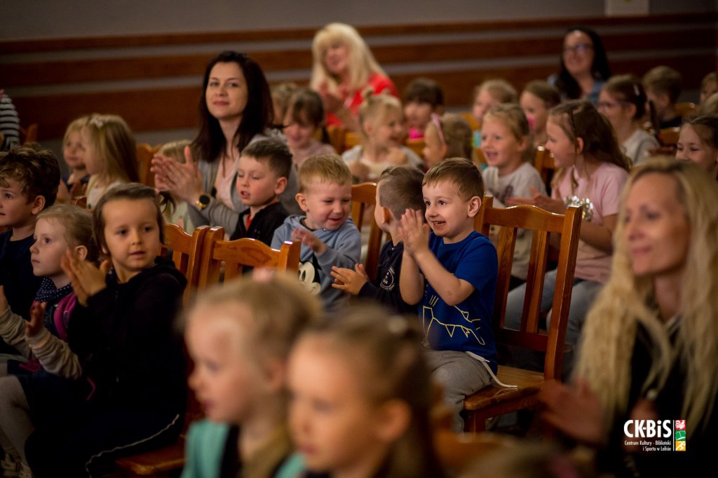 Dzień Dziecka w Lelisie w rytmach akordeonu Michała Sawickiego [2.06.2022] - zdjęcie #11 - eOstroleka.pl