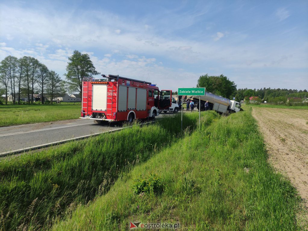 Droga Ostrołęka Przasnysz całkowicie zablokowana. Doszło do wypadku [04.06.2022] - zdjęcie #7 - eOstroleka.pl