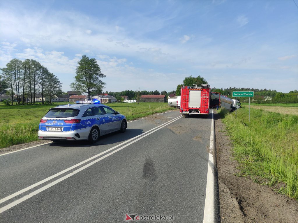Droga Ostrołęka Przasnysz całkowicie zablokowana. Doszło do wypadku [04.06.2022] - zdjęcie #9 - eOstroleka.pl