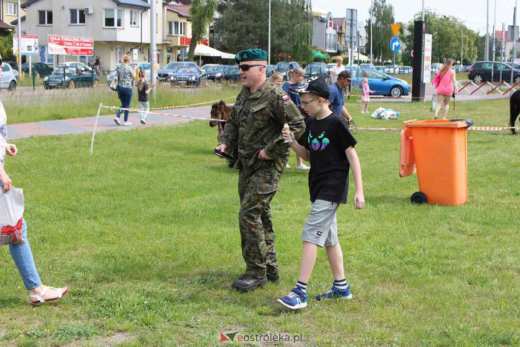 Bursztynowo-wojskowy Dzień Dziecka w Ostrołęce [04.06.2022] - zdjęcie #3 - eOstroleka.pl
