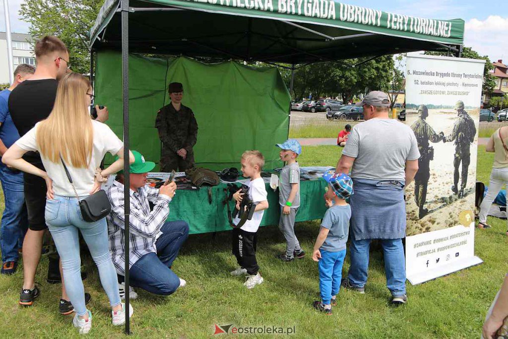 Bursztynowo-wojskowy Dzień Dziecka w Ostrołęce [04.06.2022] - zdjęcie #9 - eOstroleka.pl