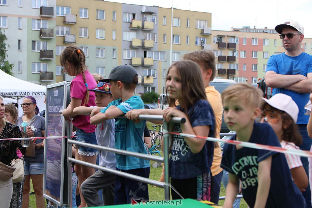 Bursztynowo-wojskowy Dzień Dziecka w Ostrołęce [04.06.2022] - zdjęcie #108 - eOstroleka.pl