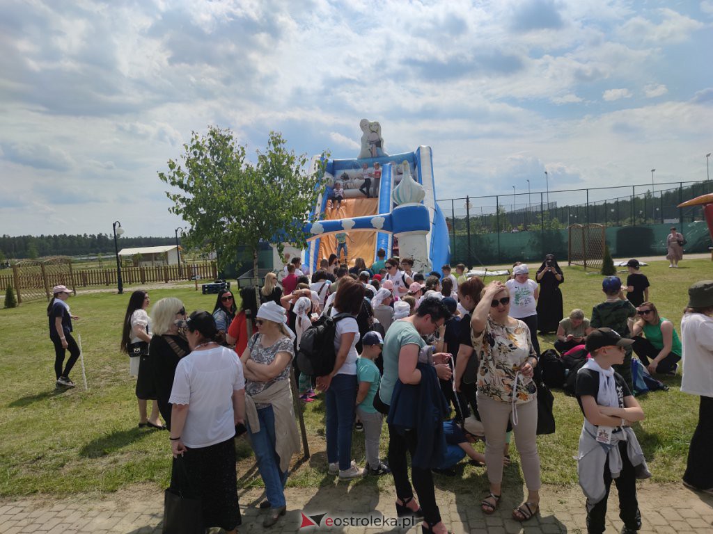 Diecezjalny Dzień Dziecka w Kurpiowskiej Krainie [05.06.2022] - zdjęcie #4 - eOstroleka.pl
