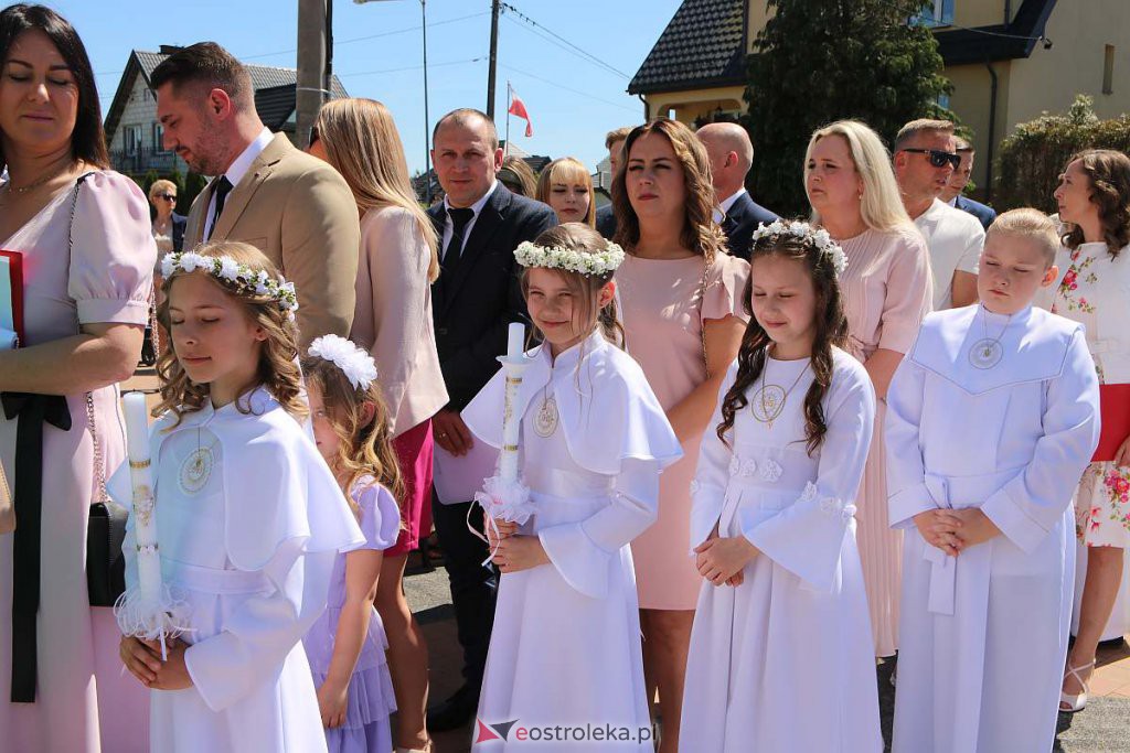 Pierwsza Komunia Święta w kościele pw. NMP Królowej Rodzin [05.06.2022] - zdjęcie #21 - eOstroleka.pl