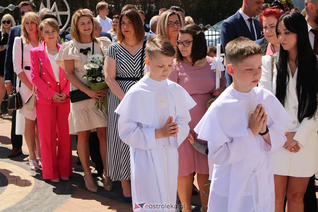 Pierwsza Komunia Święta w kościele pw. NMP Królowej Rodzin [05.06.2022] - zdjęcie #5 - eOstroleka.pl