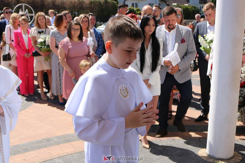 Pierwsza Komunia Święta w kościele pw. NMP Królowej Rodzin [05.06.2022] - zdjęcie #2 - eOstroleka.pl