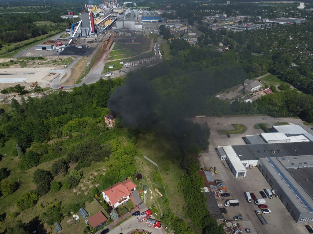 Pożar przy Chomiczej w Ostrołęce [05.06.2022] - zdjęcie #25 - eOstroleka.pl