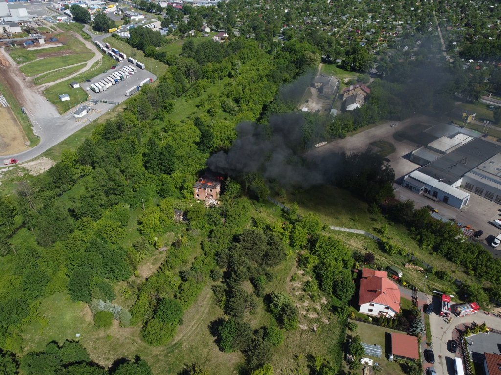 Pożar przy Chomiczej w Ostrołęce [05.06.2022] - zdjęcie #24 - eOstroleka.pl