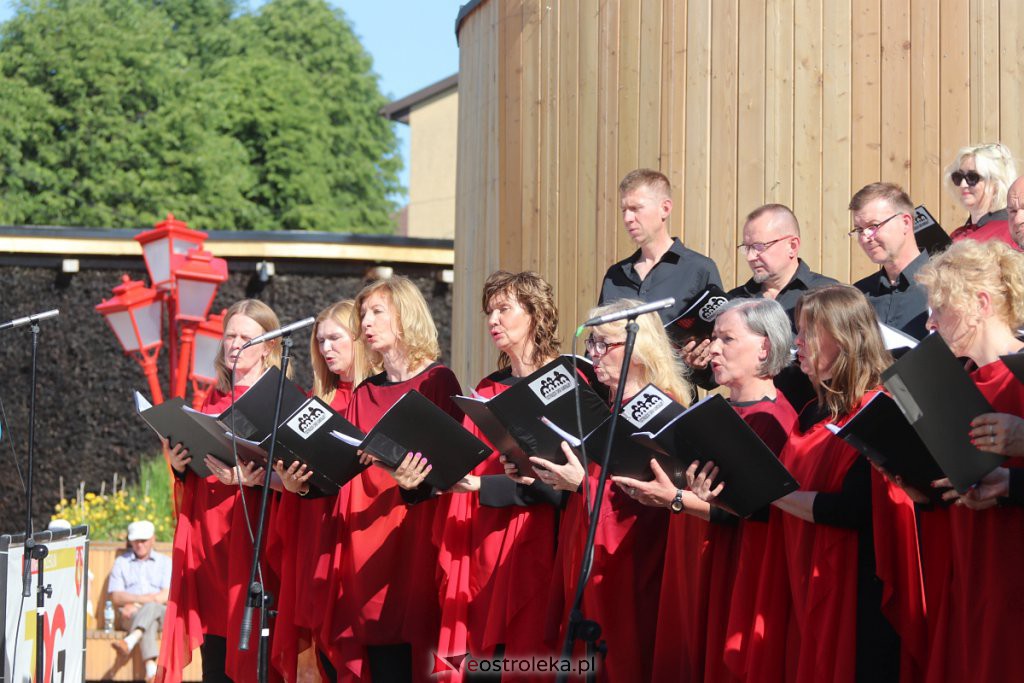 Ostrołęcki Chór Kameralny w tężni w Rzekuniu [05.06.2022] - zdjęcie #33 - eOstroleka.pl