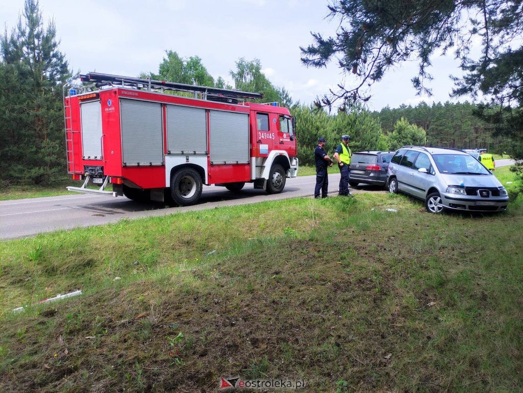 Wypadek w Damiętach. Nieudany manewr zawracania [06.06.2022] - zdjęcie #2 - eOstroleka.pl