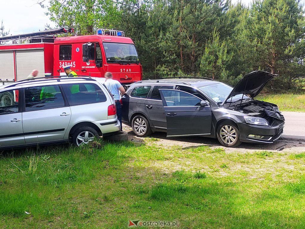 Wypadek w Damiętach. Nieudany manewr zawracania [06.06.2022] - zdjęcie #6 - eOstroleka.pl