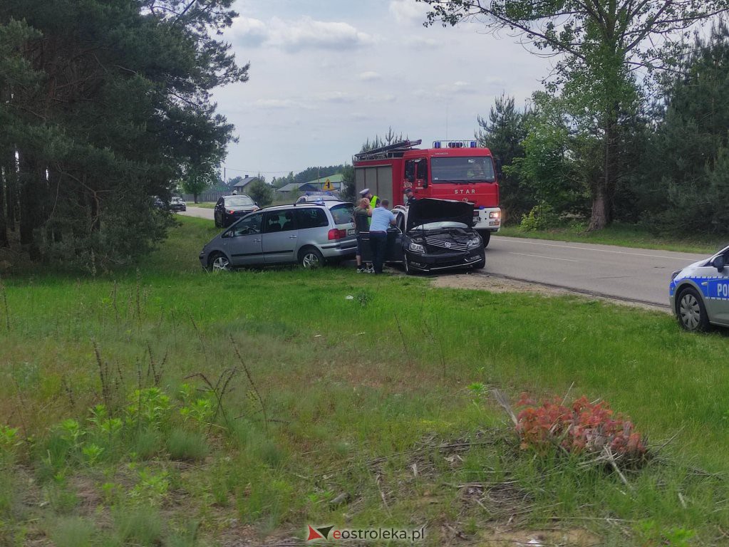 Wypadek w Damiętach. Nieudany manewr zawracania [06.06.2022] - zdjęcie #3 - eOstroleka.pl