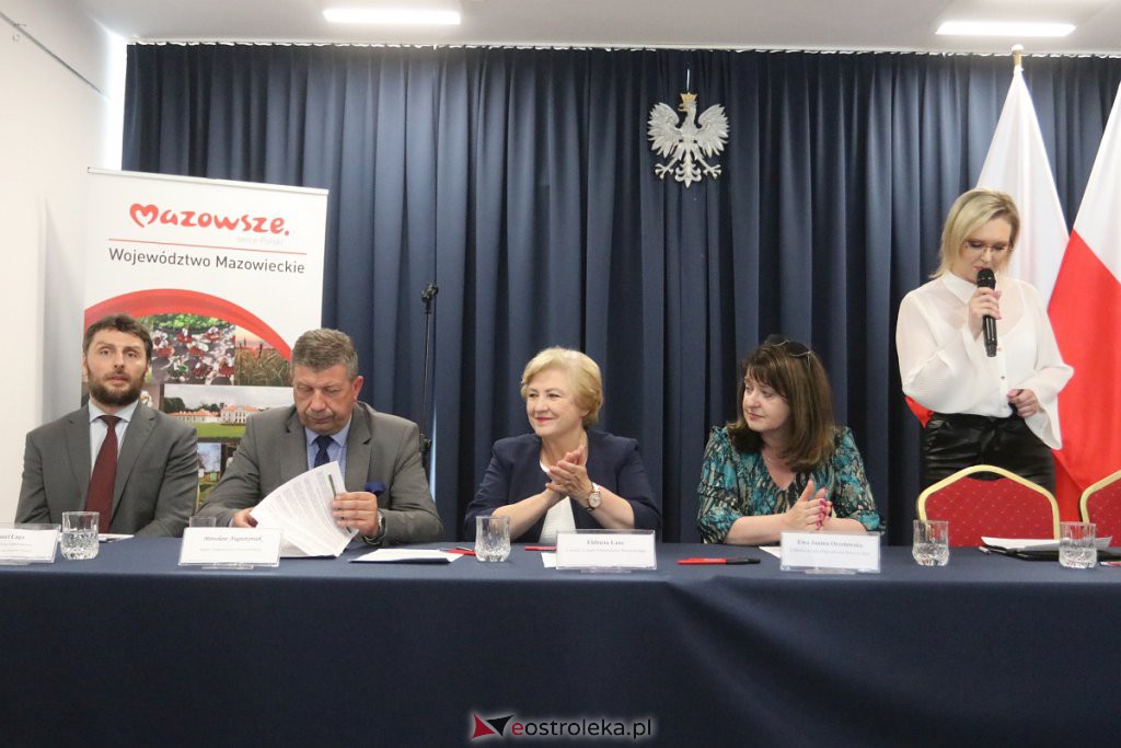 Podpisanie umów z samorządem Mazowsza [06.06.2022] - zdjęcie #3 - eOstroleka.pl