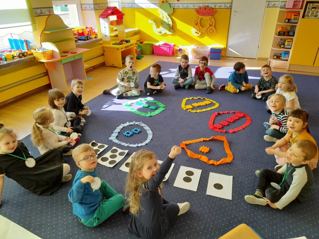Ostrołęckie przedszkole zrealizowało program mFundacji „Rosnę z matematyką” [07.06.2022] - zdjęcie #50 - eOstroleka.pl