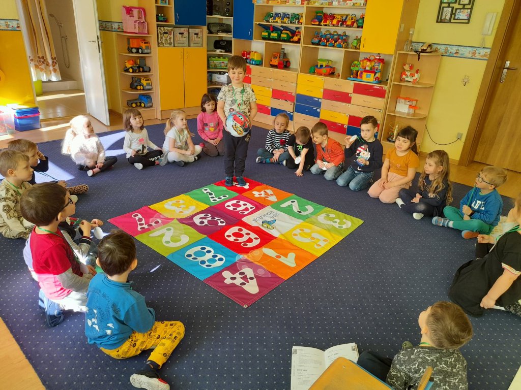 Ostrołęckie przedszkole zrealizowało program mFundacji „Rosnę z matematyką” [07.06.2022] - zdjęcie #11 - eOstroleka.pl