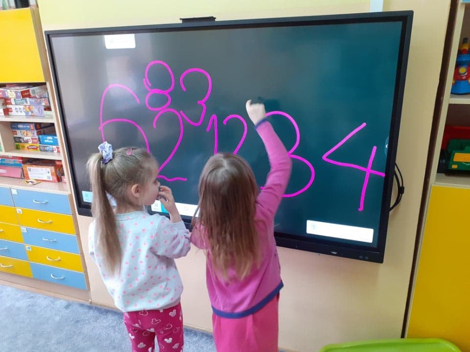 Ostrołęckie przedszkole zrealizowało program mFundacji „Rosnę z matematyką” [07.06.2022] - zdjęcie #13 - eOstroleka.pl