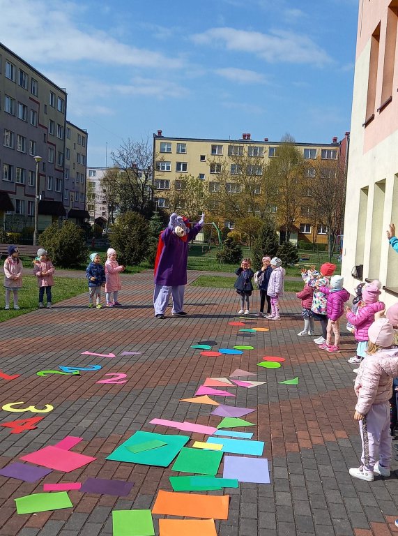 Ostrołęckie przedszkole zrealizowało program mFundacji „Rosnę z matematyką” [07.06.2022] - zdjęcie #25 - eOstroleka.pl