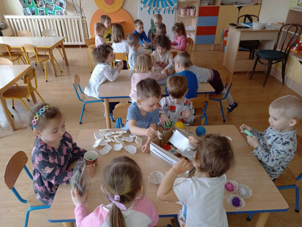 Ostrołęckie przedszkole zrealizowało program mFundacji „Rosnę z matematyką” [07.06.2022] - zdjęcie #21 - eOstroleka.pl