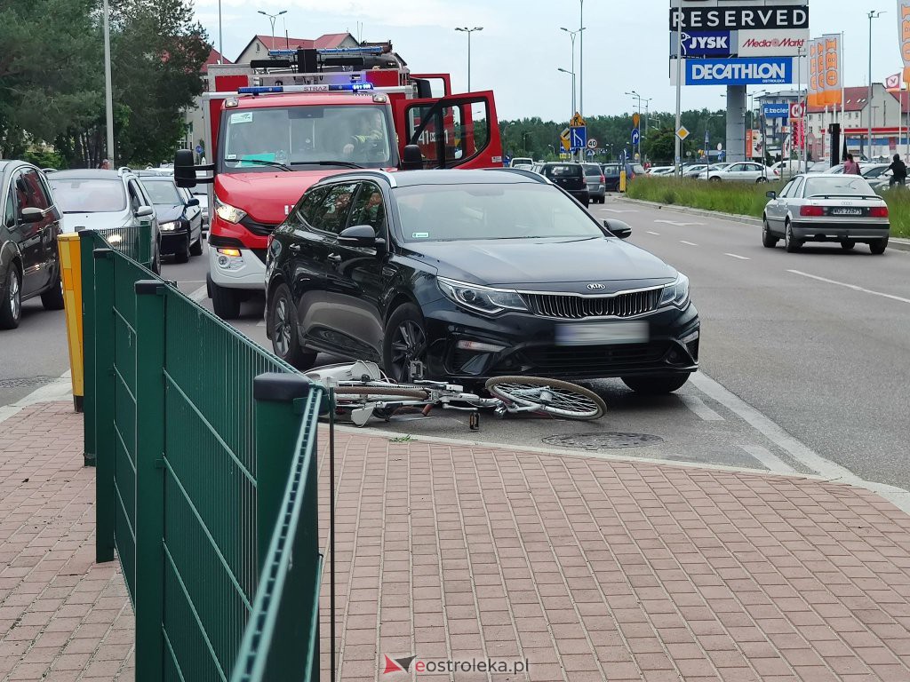 Poważny wypadek w centrum Ostrołęki [08.06.2022] - zdjęcie #10 - eOstroleka.pl
