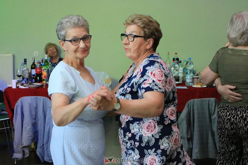 Bal seniorów OUTW. Z przytupem kończą kolejny rok akademicki [11.06.2022] - zdjęcie #11 - eOstroleka.pl