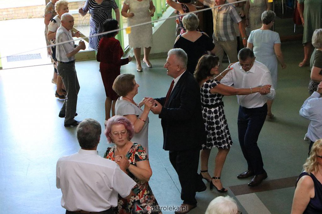 Bal seniorów OUTW. Z przytupem kończą kolejny rok akademicki [11.06.2022] - zdjęcie #26 - eOstroleka.pl