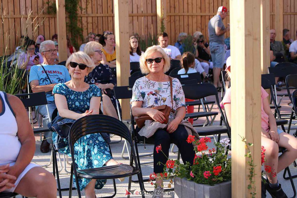 Muzyczne lato w tężni: Monika Batogowska i Arkadiusz Chojnowski [12.06.2022] - zdjęcie #20 - eOstroleka.pl