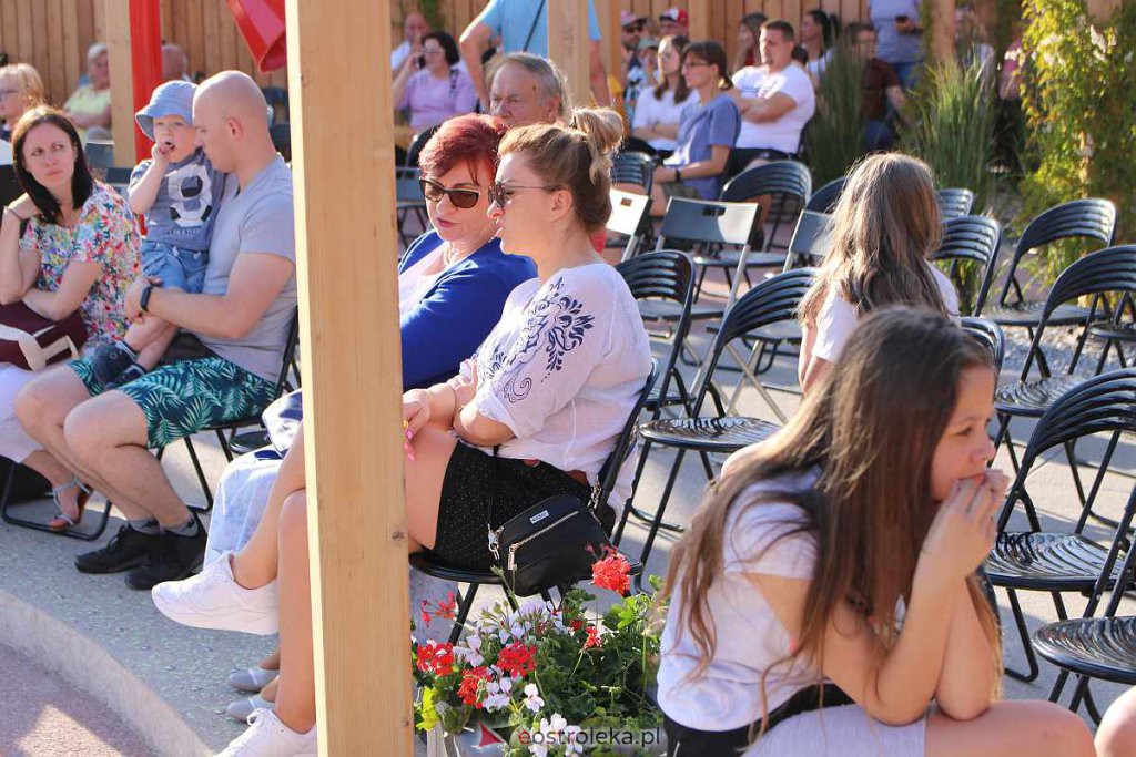 Muzyczne lato w tężni: Monika Batogowska i Arkadiusz Chojnowski [12.06.2022] - zdjęcie #12 - eOstroleka.pl