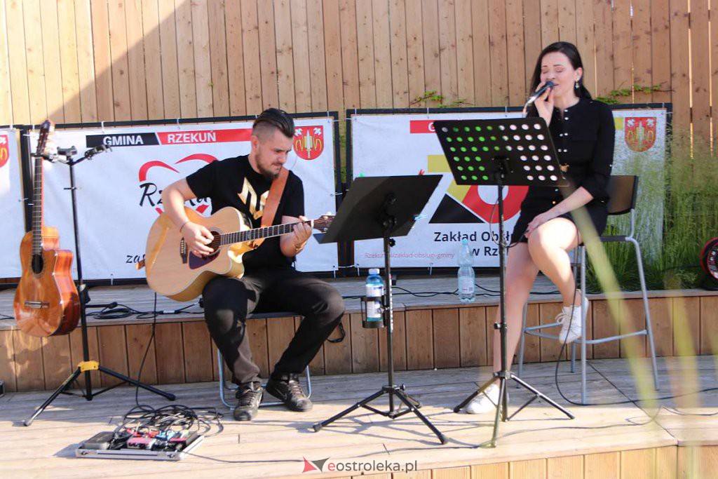 Muzyczne lato w tężni: Monika Batogowska i Arkadiusz Chojnowski [12.06.2022] - zdjęcie #26 - eOstroleka.pl