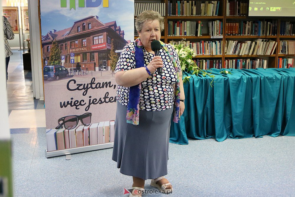 “Pierwszy krok w poezję” - spotkanie laureatów konkurs w ostrołęckiej bibliotece [14.06.2022] - zdjęcie #1 - eOstroleka.pl