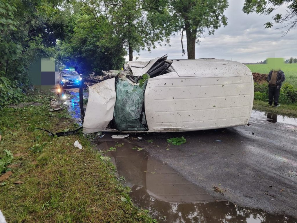 Wypadek w Rząśniku [15.06.2022] - zdjęcie #2 - eOstroleka.pl