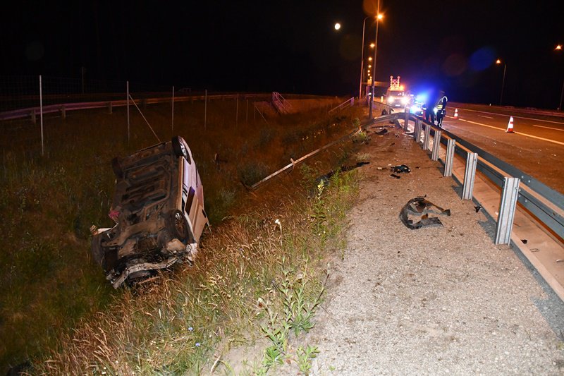 Wypadek na S-8 w rejonie węzła Knurowiec [15.06.2022] - zdjęcie #3 - eOstroleka.pl