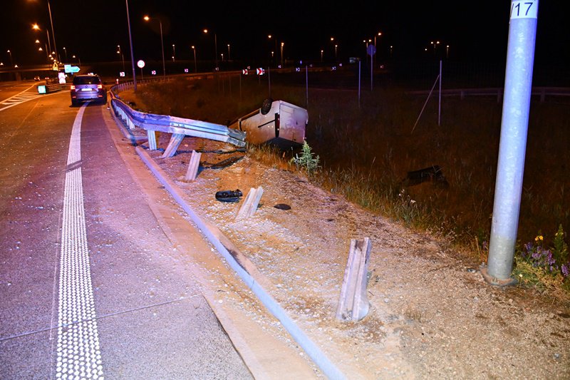Wypadek na S-8 w rejonie węzła Knurowiec [15.06.2022] - zdjęcie #2 - eOstroleka.pl
