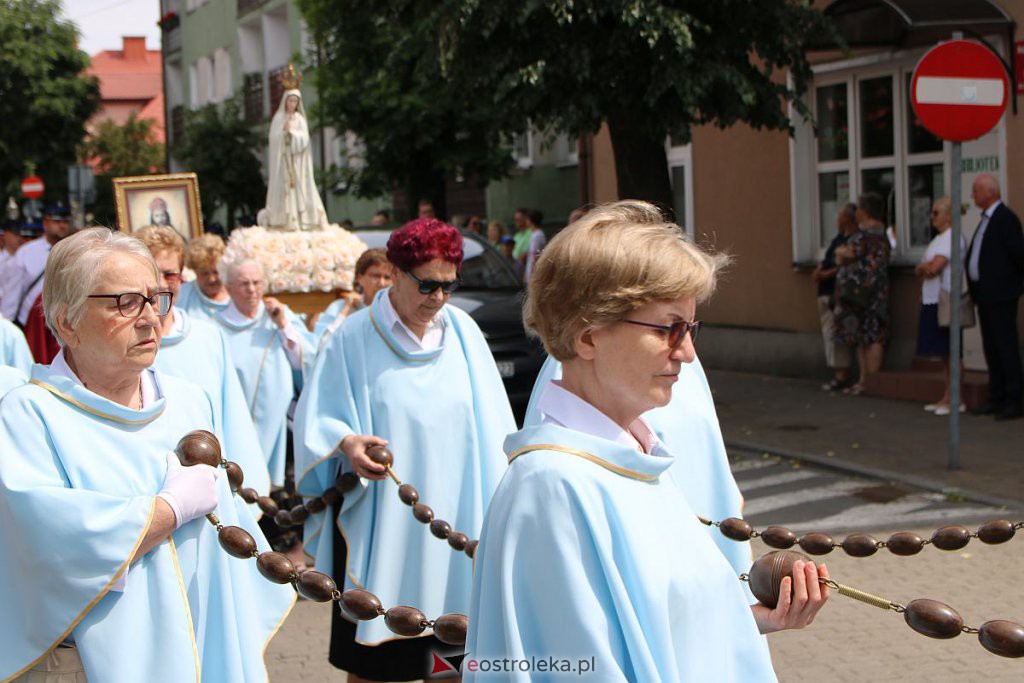 Procesja Bożego Ciała 2022 w sanktuarium pw. św. Antoniego Padewskiego w Ostrołęce [16.06.2022] - zdjęcie #179 - eOstroleka.pl