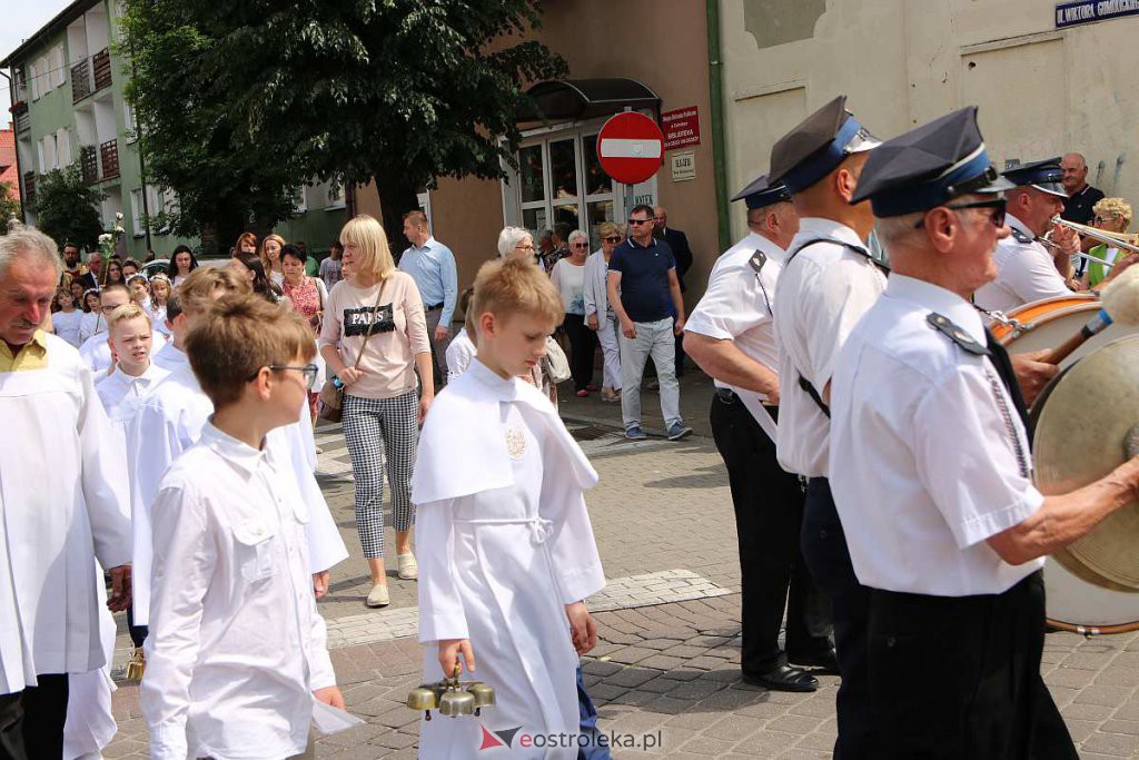 Procesja Bożego Ciała 2022 w sanktuarium pw. św. Antoniego Padewskiego w Ostrołęce [16.06.2022] - zdjęcie #161 - eOstroleka.pl