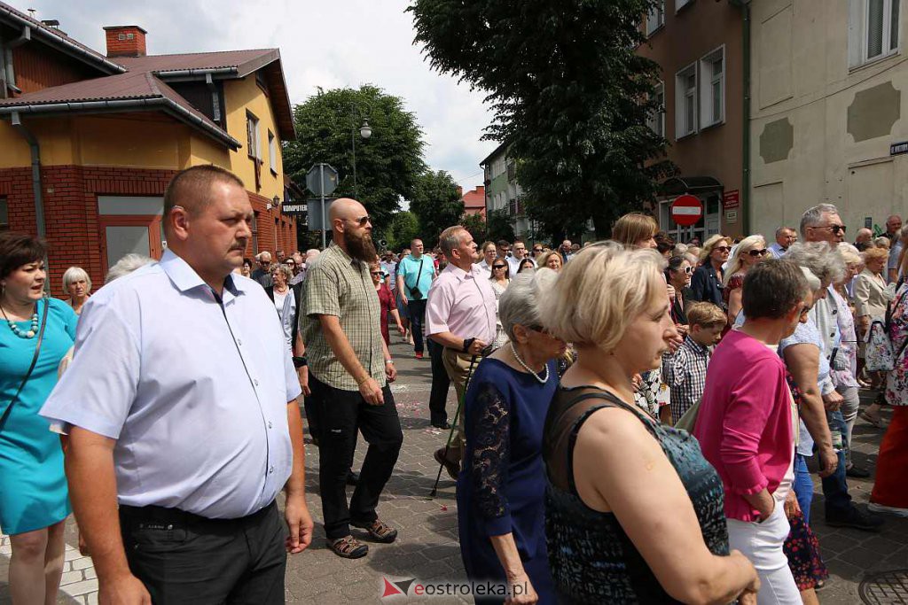 Procesja Bożego Ciała 2022 w sanktuarium pw. św. Antoniego Padewskiego w Ostrołęce [16.06.2022] - zdjęcie #133 - eOstroleka.pl